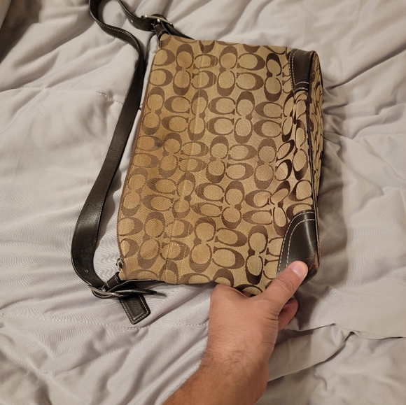 Coach Handbag - Picture 2 of 4